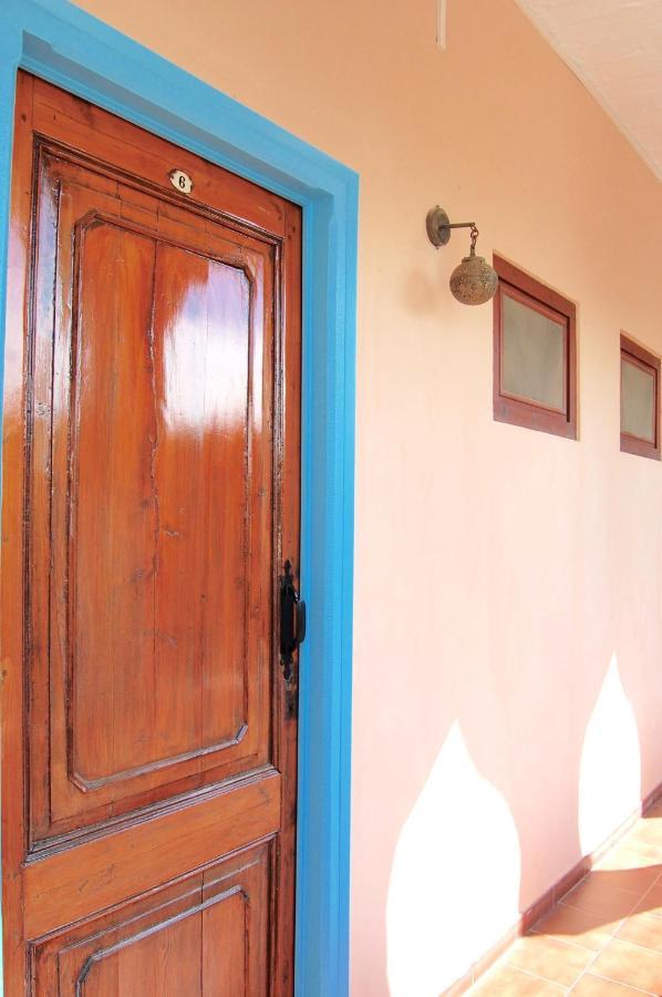Hostal L'Estrella Palafrugell Exterior foto
