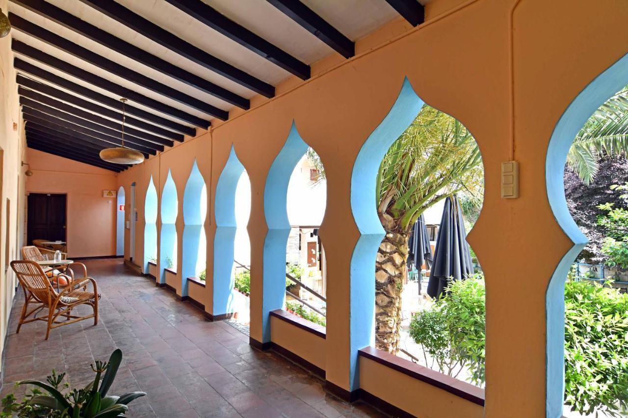Hostal L'Estrella Palafrugell Exterior foto