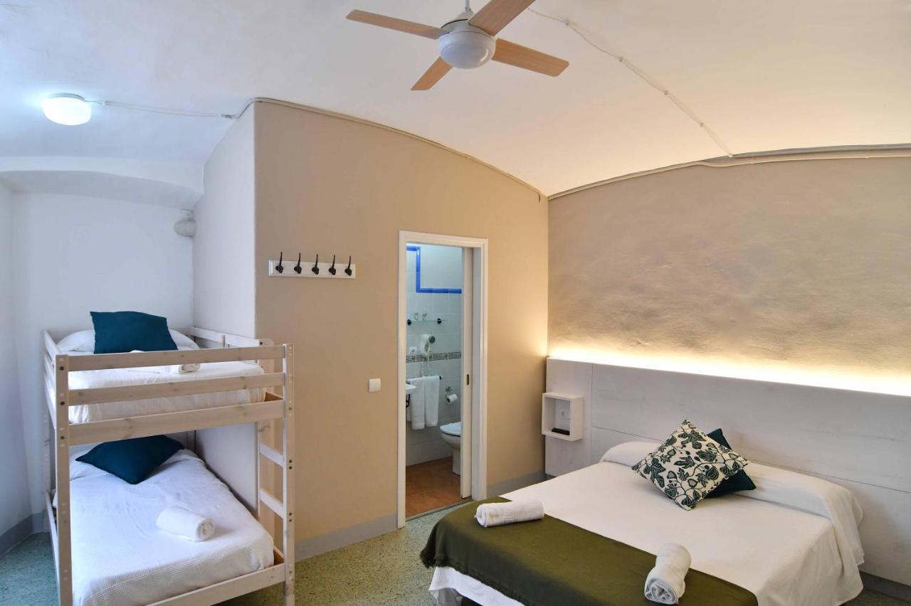 Hostal L'Estrella Palafrugell Exterior foto